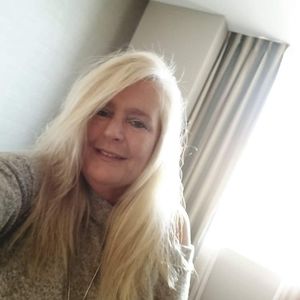 Meet your Posher, Carla